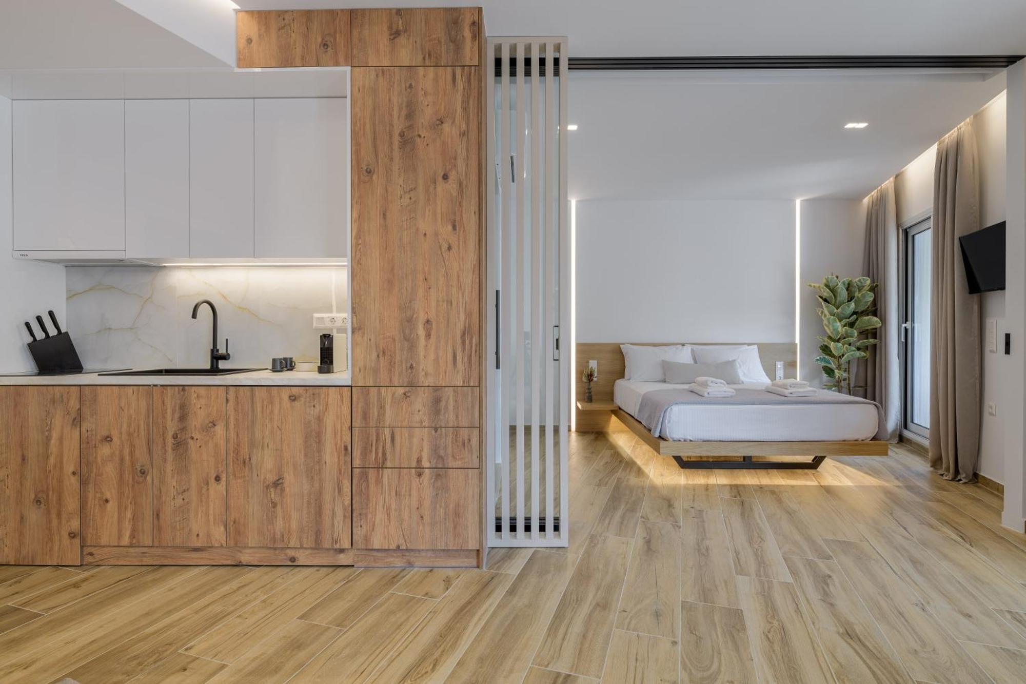 Central Sunny Loft With Plunge Pool Афины Экстерьер фото