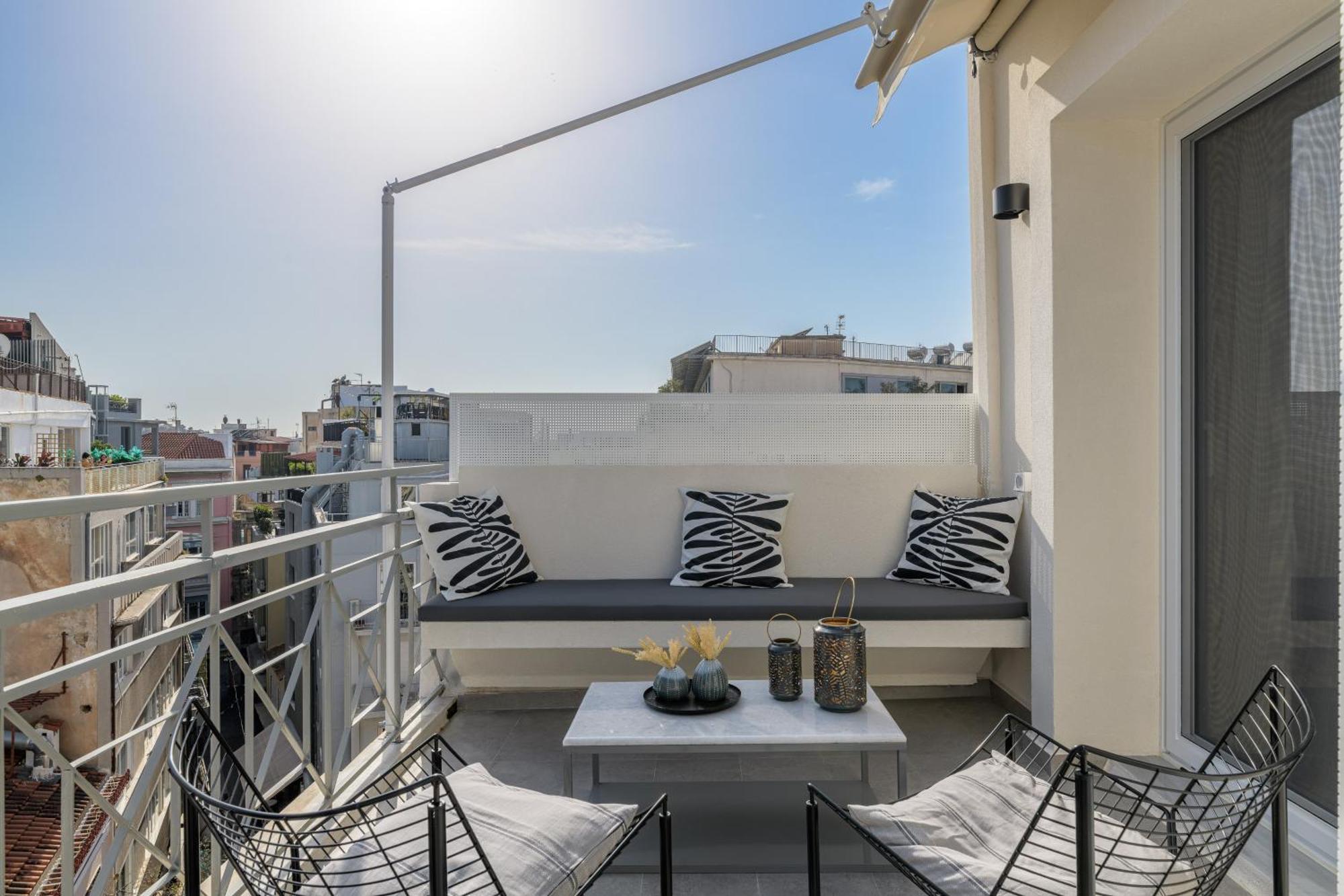 Central Sunny Loft With Plunge Pool Афины Экстерьер фото
