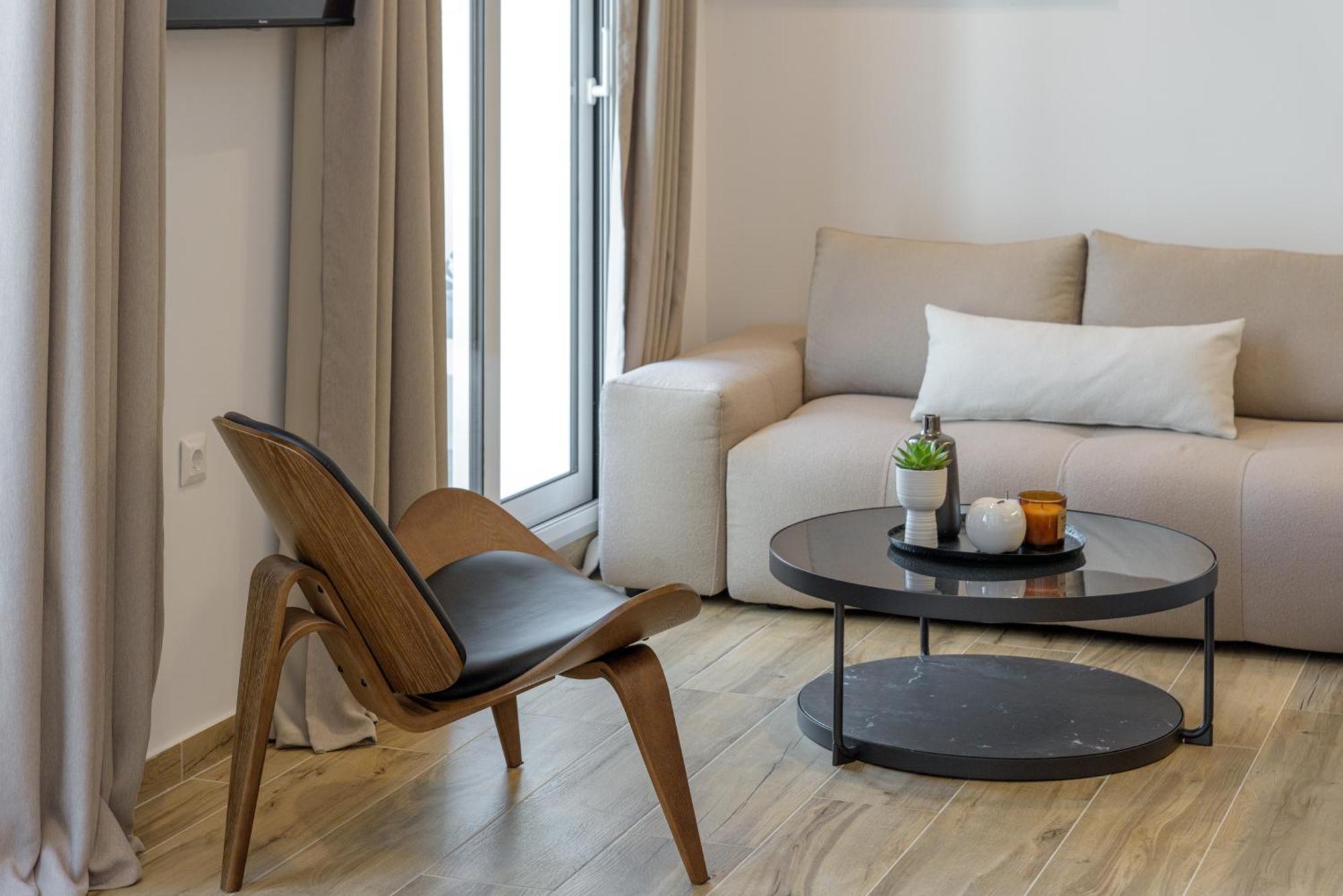 Central Sunny Loft With Plunge Pool Афины Экстерьер фото
